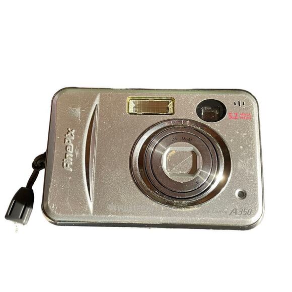 Fuji Film Fine Pix A350 Digital Camera. 5.2 Zoom. Batteries. Silver. Parts Only - Picture 1 of 4
